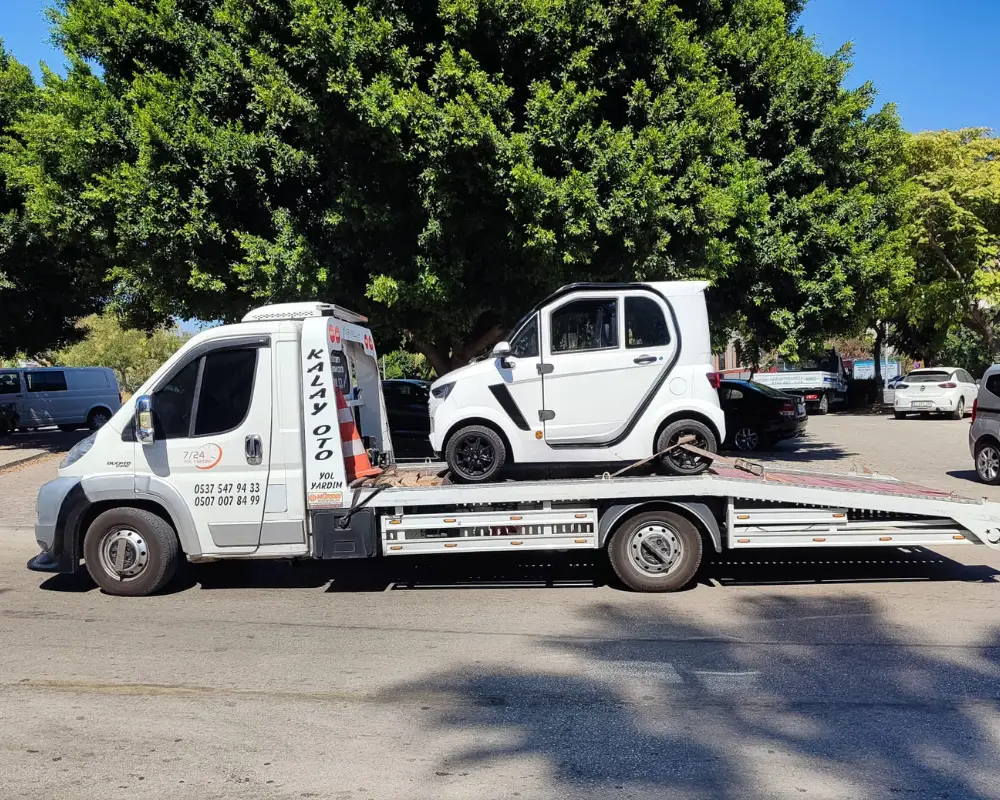 Adana Sıcaklarında Akü Biterse Ne Yapmalı? Yol Yardım Ekibimizin Pratik Çözümleri